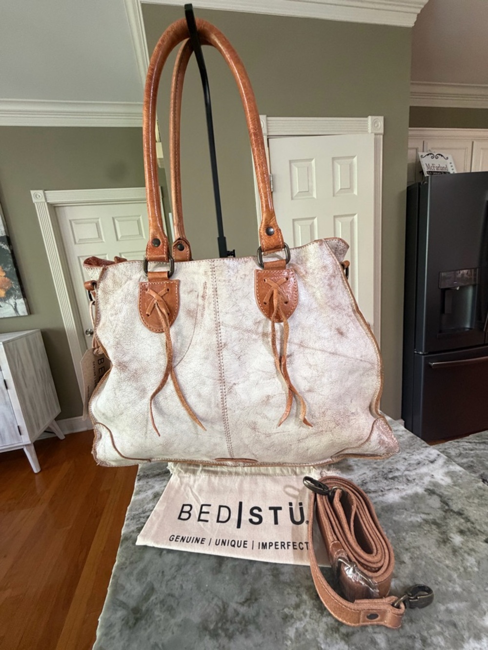 BED|STU Bruna White & Tan Distressed Leather Shoulder Tote - Picture 2 of 2
